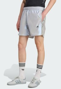 adidas Originals SUPERNOVA - Shorts - halo silver