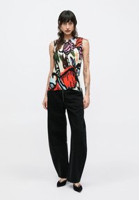 FRAME THE ZIP - Mom traperice - black denim