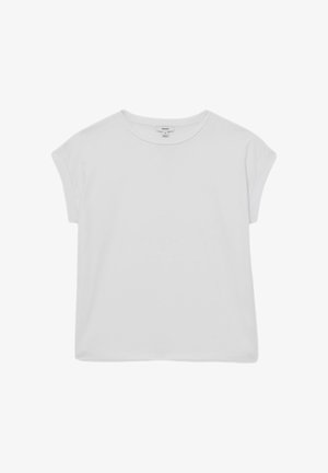 Biała koszulka z krótkim rękawem i okrągłym dekoltem, luźnego kroju i lekko opuszczonymi ramionami, pokazana na płasko na białym tle.