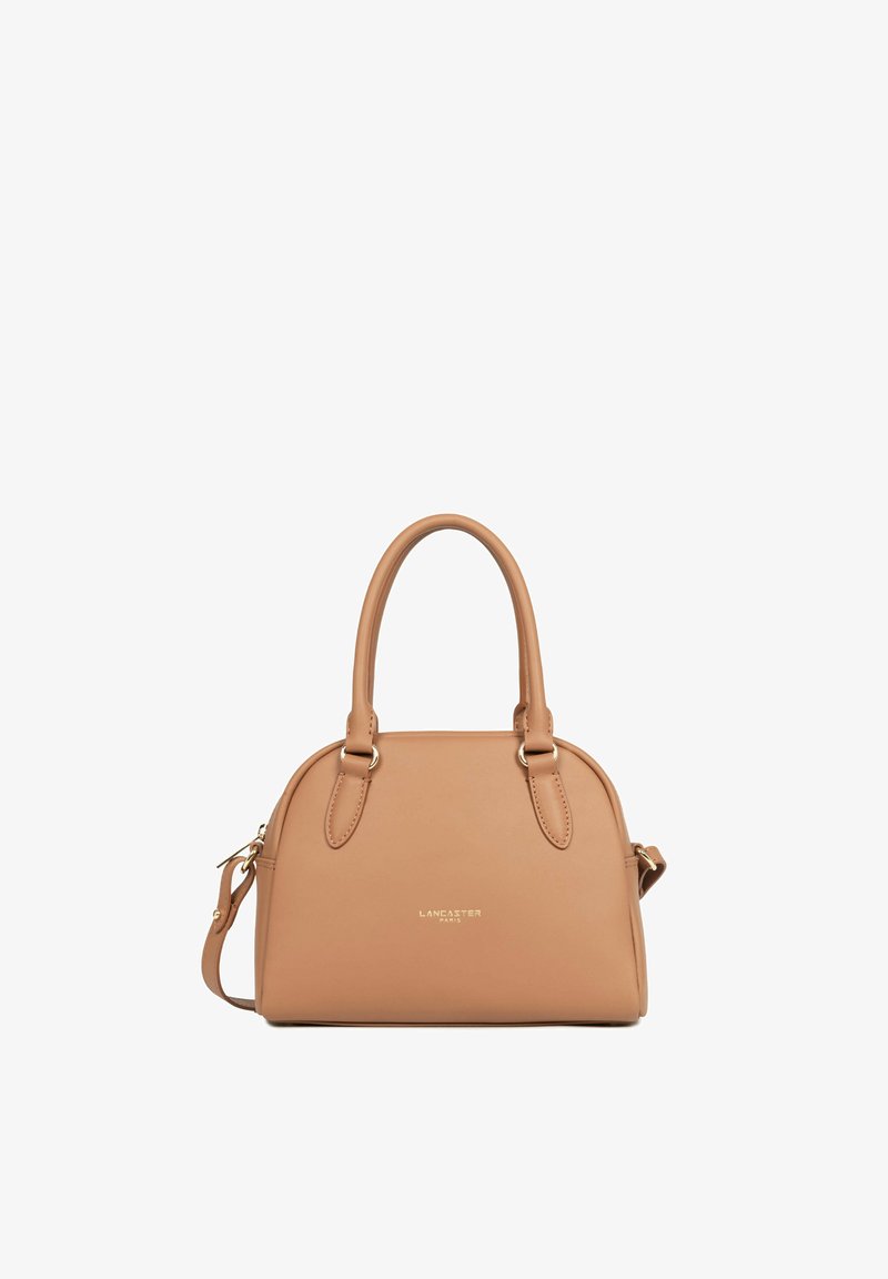 Petit sac à main en cuir beige avec deux poignées arrondies, quincaillerie dorée et logo "LANCASTER PARIS" au centre devant.