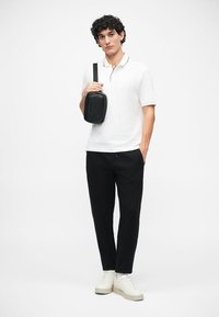 Armani Exchange TROUSER - Pantalones deportivos - black