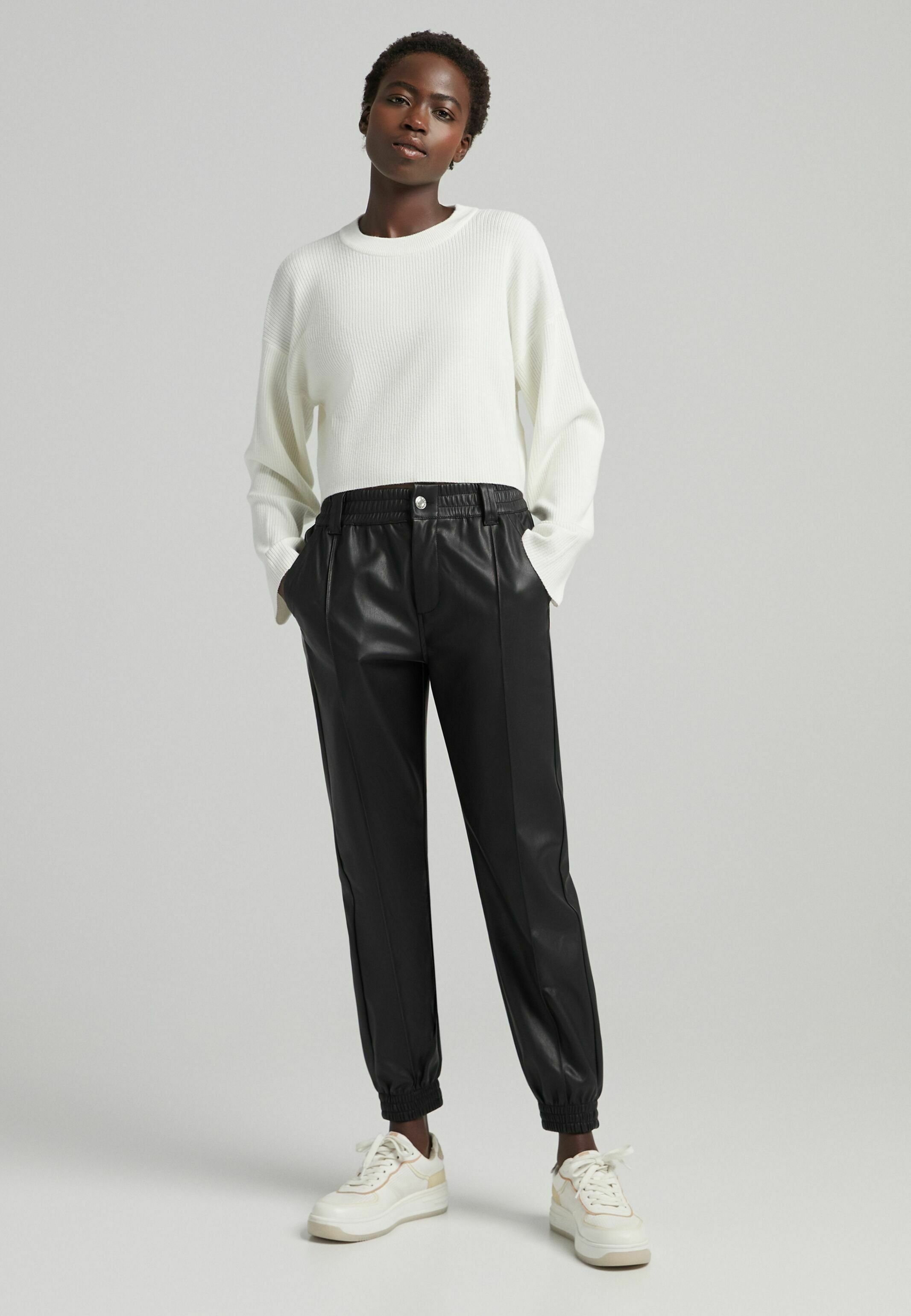 Bershka FAUX LEATHER JOGGER - Pantaloni sportivi - black/nero - Zalando.it