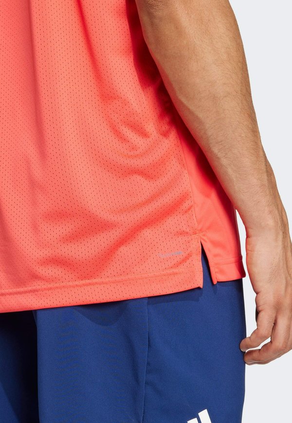 CLUB TEE - Sports T-shirt4