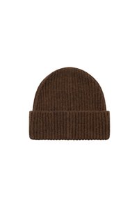 Pruun ribaga tepitud nokamüts, millel on volditud äär ja mis on valmistatud pehmest, tekstuuriga villataolisest materjalist, ümmarguse ja struktureeritud ülaosaga.