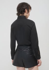 Calliope SLIM - Camicia - noir