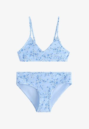 Lyseblåt blomstret bikini sæt med justerbare stropper og trekantet top kombineret med mellemhøje underdele.