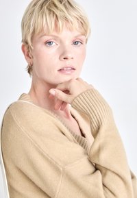 HUGO SESTER - Πουλόβερ - open beige