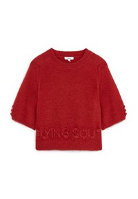 Roter Strickpullover mit kurzen Raglanärmeln. Mit geprägtem Text "FLYING SOUTH" am Saum und einer gerippten Hals- und Bündchenlösung.