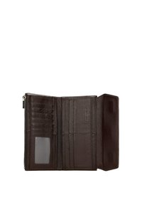 Portafoglio in pelle marrone con più scomparti per schede, una tasca trasparente per l'ID e un compartimento per monete con zip. Texture a granuli, interno liscio.