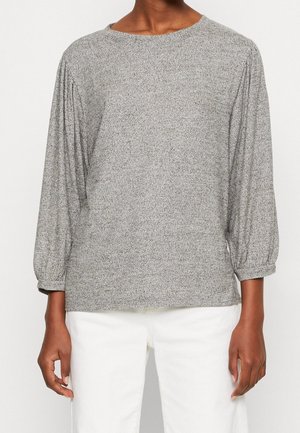Sweter