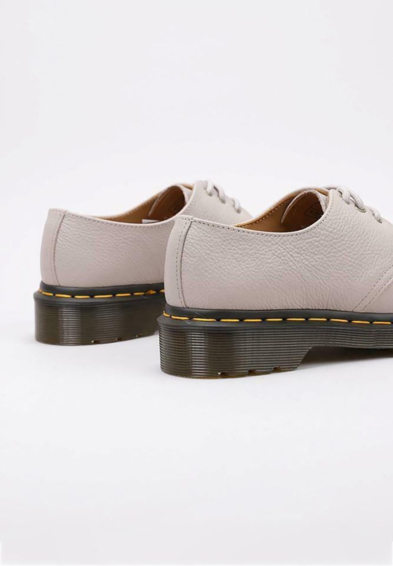 Zapatos Oxford Dr. Martens 1461 – Cuero Virginia Color Taupe Vintage | Suela Air Cushion, Cómodos Y Duraderos | Para Hombre Y Mujer