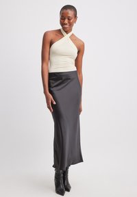 NA-KD MIT KNOTEN-DETAIL - Top - offwhite