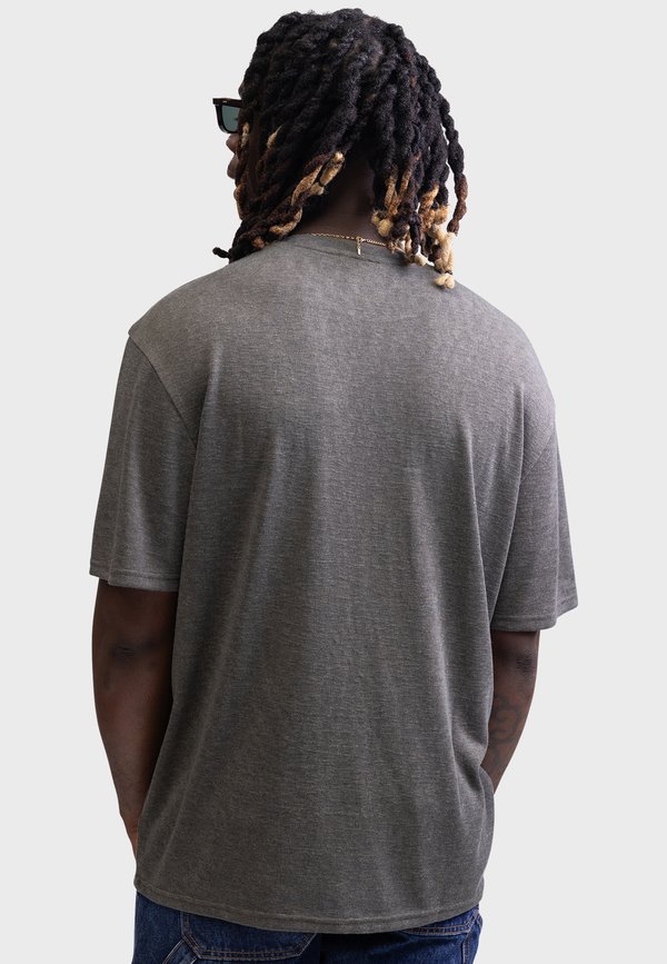 JUSTIN TEE - Basic T-shirt - kambaba3