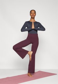 ONLY Play ONPDANCE ON GYM SUIT - Triko - blue graphite