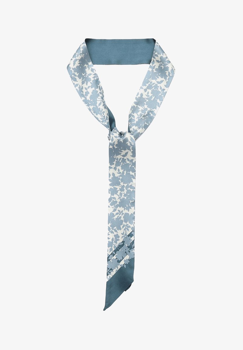 Écharpe en soie avec un motif floral bleu clair et blanc, dotée d'une bordure bleue unie en haut et d'une extrémité pointue. Texture douce.