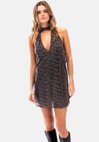 THE-ARE CORTO ESCOTE HALTER CON - Vestido de cóctel - silver