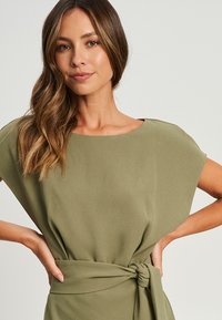 TUSSAH Dnevna obleka - khaki