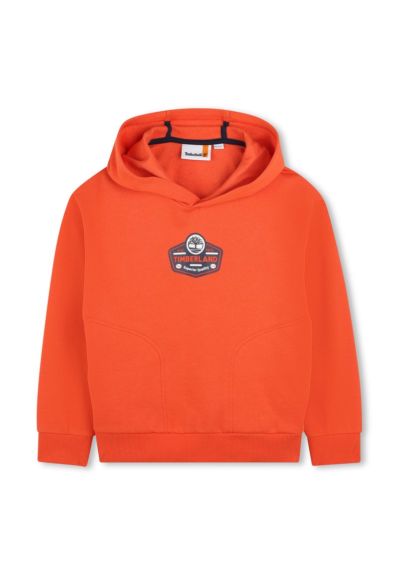 Oranje hoodie met een gestructureerde afwerking. Heeft een voorzak en een Timberland-logo patch op de borst. Capuchon ontwerp met geribde manchetten.