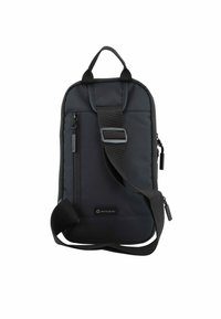 Borsa a tracolla nera in PET riciclato con frontale imbottito, tasca con zip e cinturino regolabile. Presenta un manico superiore e una superficie liscia.