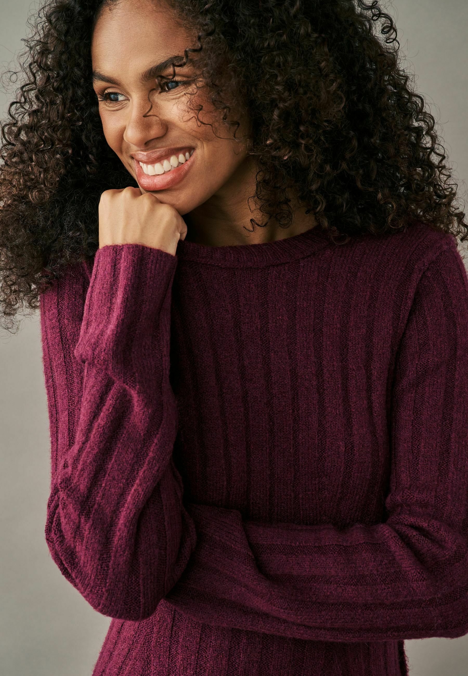 Next Flare Mini Regular Fit Abito in maglia red berry/rosso