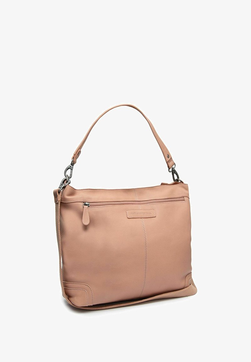 Sac à bandoulière en cuir rose doux avec bandoulière amovible, poche zippée à l'avant et ferrures métalliques argentées.