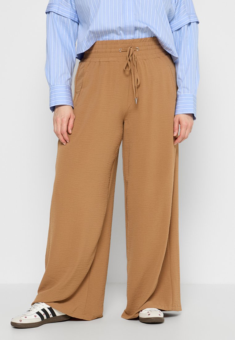 ONLY Carmakoma Broek bruin