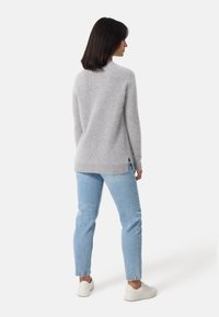 CASH-MERE RUNDHALS  - Strickpullover - hellgrau