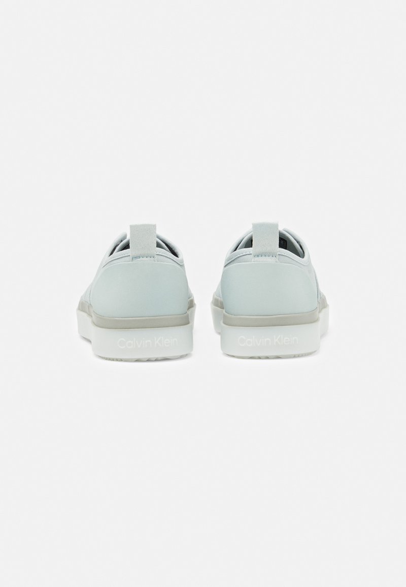 Calvin Klein TOP LACE UP UNIFIT - Tenisky - marshmallow
