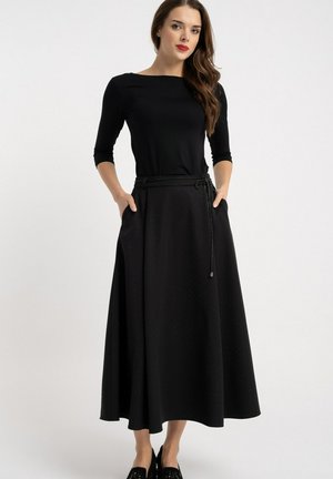 - Spódnica trapezowa