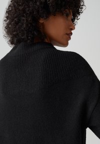 OPUS Trui - black