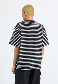 Carhartt WIP BRYNA - Tricou cu imprimeu - black/white