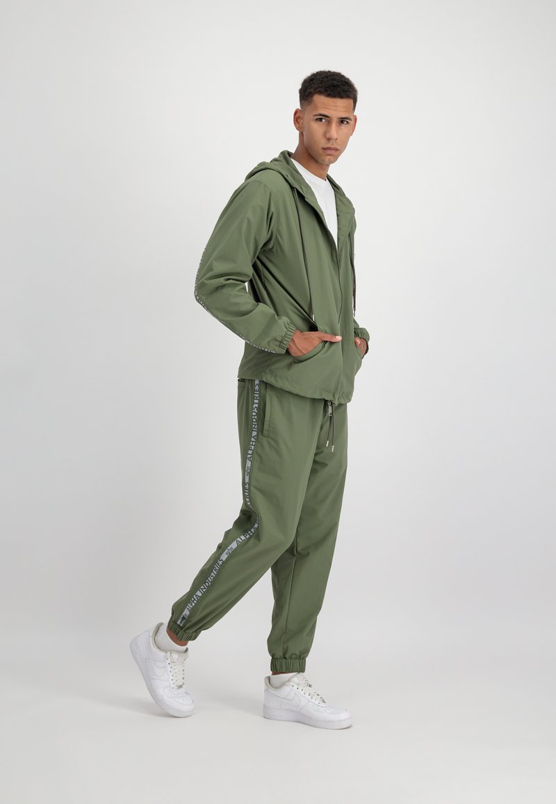 alpha industries Lichte jas kaki