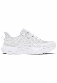 Le scarpe da corsa bianche presentano una tomaia in mesh testurizzato con un motivo ondulato, una suola ammortizzata e un'etichetta sul tallone per facilitarne l'indossamento.