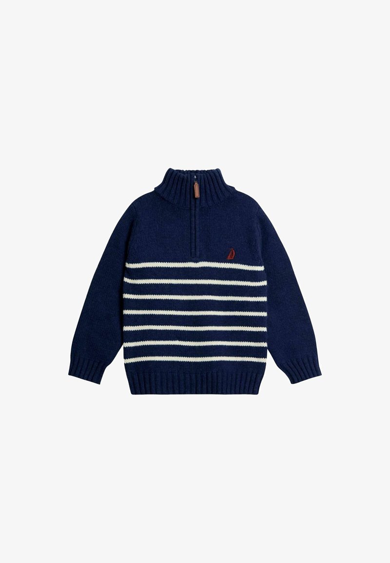 Navyblauem Strickpullover mit weißen horizontalen Streifen, Viertel-Reißverschluss und geripptem Kragen, gerippten Bündchen und kleinem roten Segelboot-Logo auf der Brust.