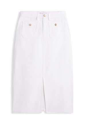 Witte denim rok met een voorsplit, twee zakken met knoopsluiting en gestikte details. De gladde textuur zorgt voor een strakke uitstraling.