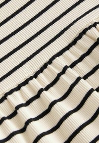 Next REGULAR FIT - Pletené šaty - black white stripe