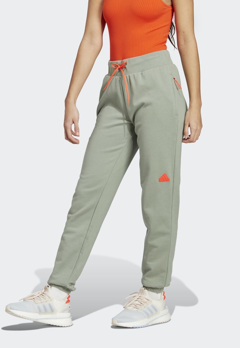 adidas Sportswear CITY ESCAPE REGULARFIT Jogginghose silver green