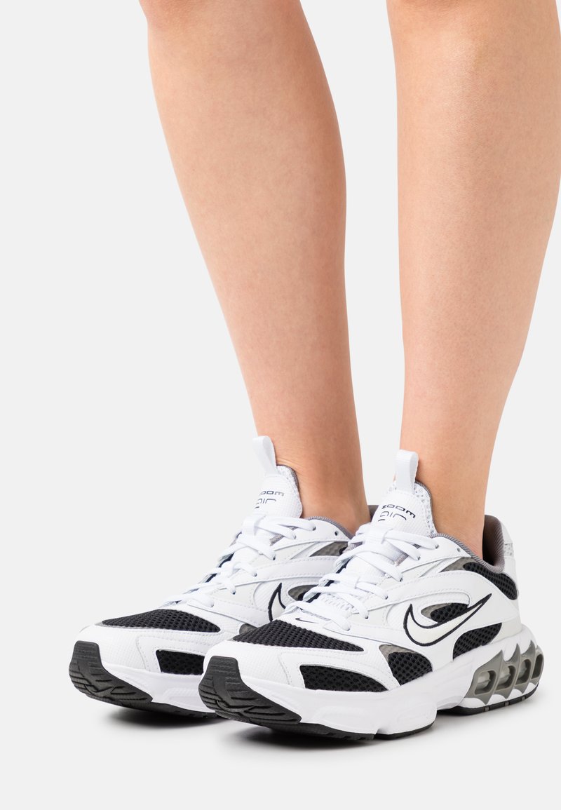 Nike Sportswear ZOOM AIR FIRE - Sapatilhas - photon dust/white/flat pewter/black