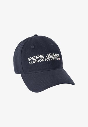 Casquette de baseball bleu marine à visière courbée, texte brodé "PEPE JEANS LONDON PIL736" et petit drapeau britannique sur le panneau avant.