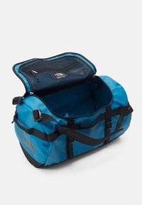 The North Face BASE CAMP DUFFEL UNISEX - Saco de viagem - banff blue/black