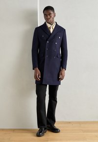 Isaac Dewhirst LONG PEA COAT - Klassischer Mantel - navy