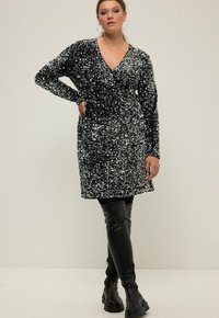 Studio Untold SEQUINED LONG SLEEVE V-NECK - Koktejlové šaty / šaty na párty - black