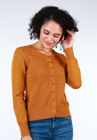 Lykka du Nord MANON - Strickjacke - honey