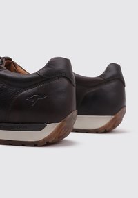 KangaROOS Baskets basses - brown