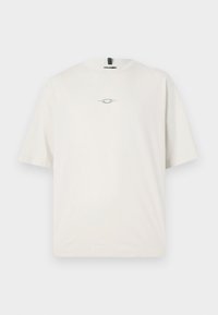 STACKED TEE - Printtipaita - mist