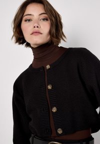 Apricot CROPPED - Neuletakki - black