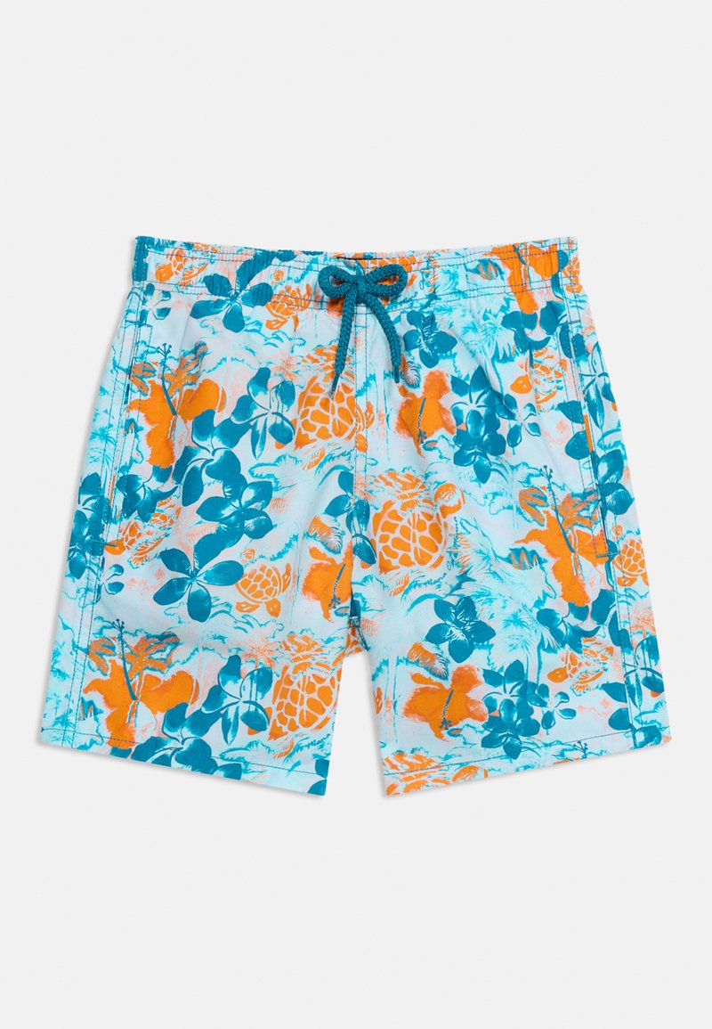Ανοιχτό μπλε μαγιό σορτς με πορτοκαλί και τιρκουάζ τροπικά λουλούδια και μοτίβα χελωνών, με τιρκουάζ κορδόνι στη ελαστική μέση.