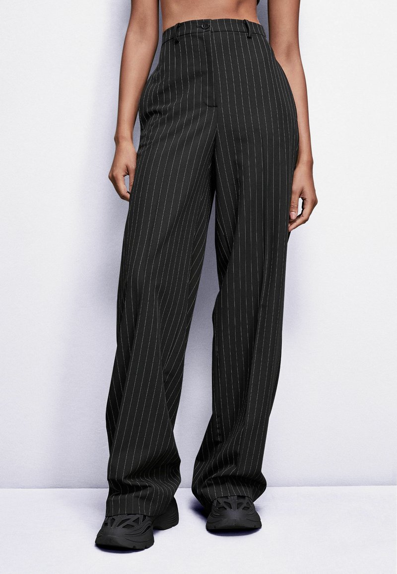 Patrizia Pepe Pantalon classique - black stripes