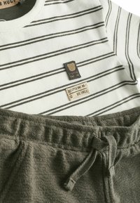 Next 4 PACK REGULAR FIT - Shorts - camel