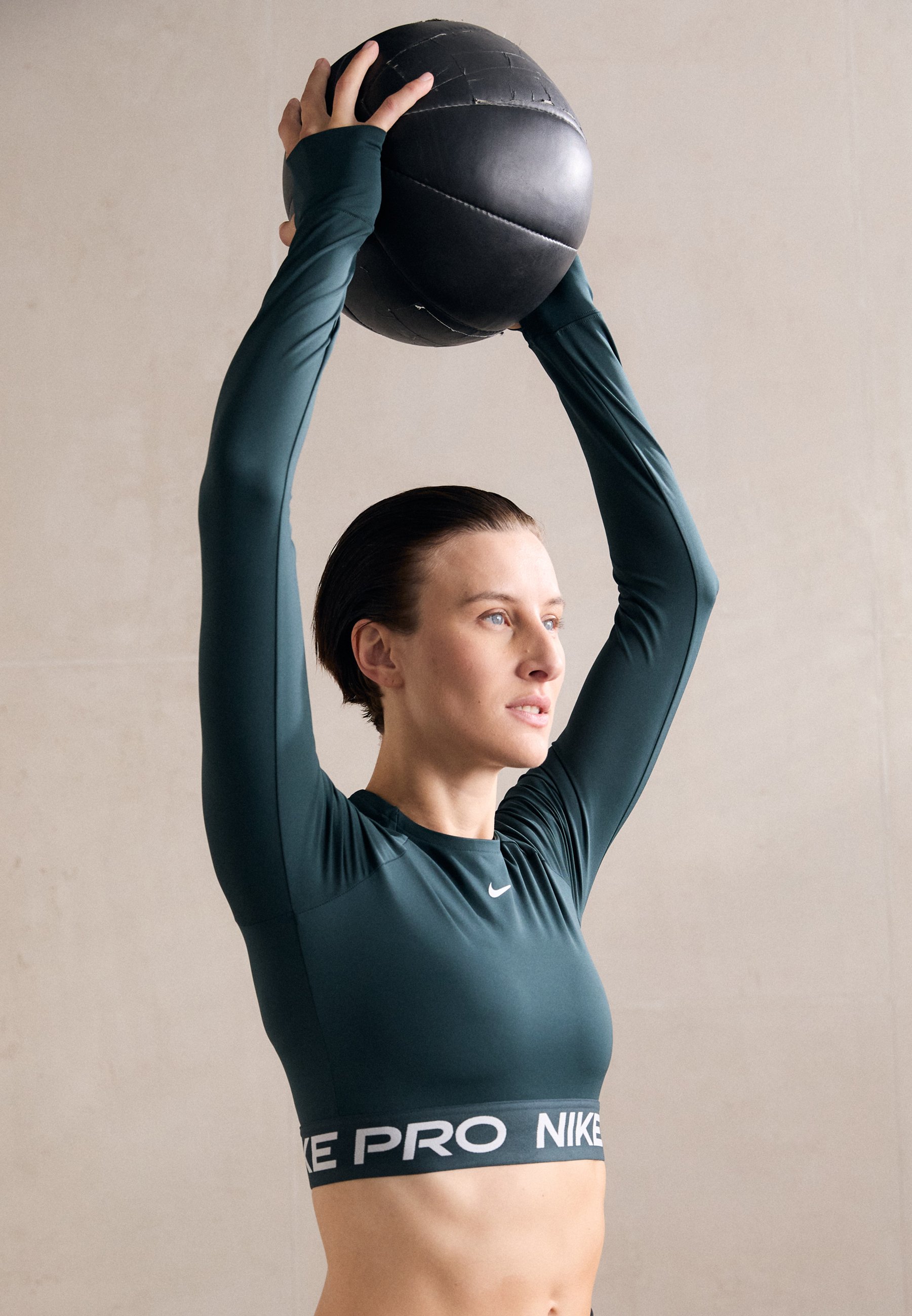 nike women's fitness clothing